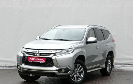 Mitsubishi Pajero Sport III рестайлинг, 2018 год, 2 950 000 рублей, 1 фотография