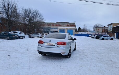 Volkswagen Jetta VI, 2011 год, 810 000 рублей, 3 фотография