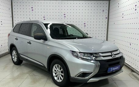 Mitsubishi Outlander III рестайлинг 3, 2016 год, 1 590 000 рублей, 2 фотография