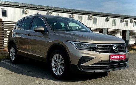 Volkswagen Tiguan II, 2021 год, 3 900 000 рублей, 1 фотография