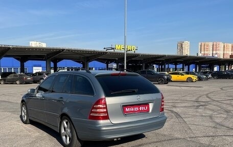 Mercedes-Benz C-Класс, 2005 год, 700 000 рублей, 1 фотография