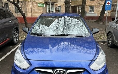 Hyundai Solaris II рестайлинг, 2012 год, 840 000 рублей, 1 фотография