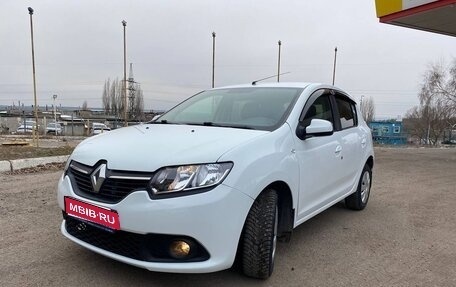 Renault Sandero II рестайлинг, 2017 год, 890 000 рублей, 1 фотография