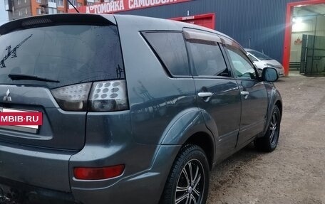 Mitsubishi Outlander III рестайлинг 3, 2005 год, 1 100 000 рублей, 5 фотография