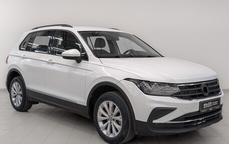 Volkswagen Tiguan II, 2021 год, 2 095 000 рублей, 3 фотография