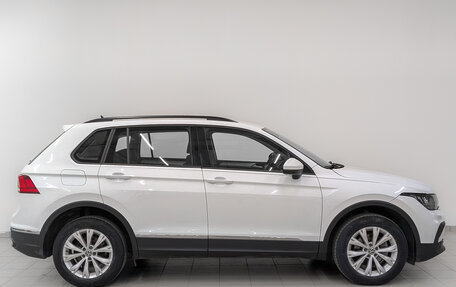 Volkswagen Tiguan II, 2021 год, 2 095 000 рублей, 4 фотография