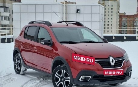 Renault Sandero II рестайлинг, 2021 год, 949 999 рублей, 1 фотография