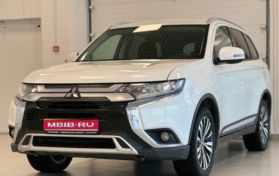 Mitsubishi Outlander III рестайлинг 3, 2018 год, 2 350 000 рублей, 1 фотография