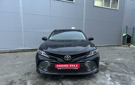 Toyota Camry, 2019 год, 2 445 000 рублей, 2 фотография