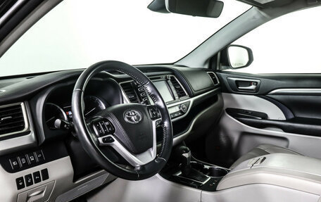 Toyota Highlander III, 2019 год, 4 550 000 рублей, 17 фотография