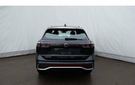 Volkswagen Tiguan, 2024 год, 6 338 900 рублей, 2 фотография