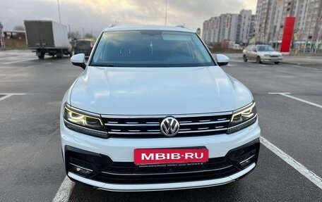 Volkswagen Tiguan II, 2018 год, 2 650 000 рублей, 3 фотография