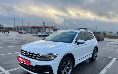 Volkswagen Tiguan II, 2018 год, 2 650 000 рублей, 2 фотография