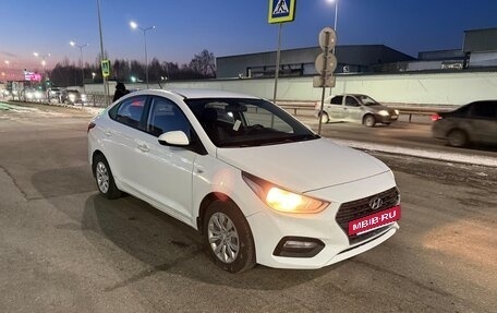 Hyundai Solaris II рестайлинг, 2017 год, 625 000 рублей, 4 фотография