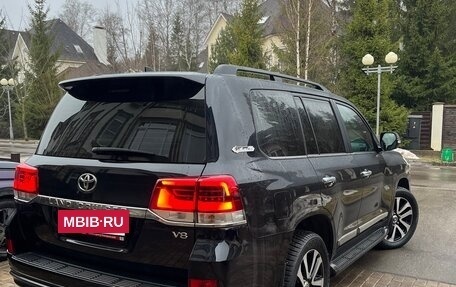 Toyota Land Cruiser 200, 2017 год, 7 500 000 рублей, 4 фотография