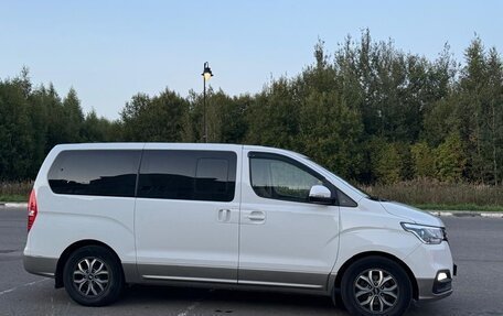 Hyundai H-1 II рестайлинг, 2019 год, 3 500 000 рублей, 7 фотография