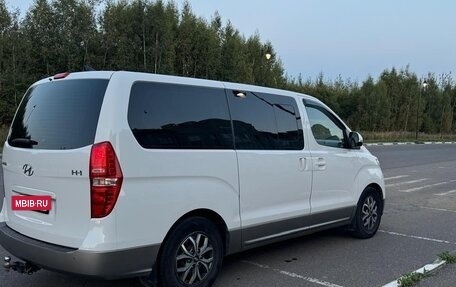 Hyundai H-1 II рестайлинг, 2019 год, 3 500 000 рублей, 3 фотография