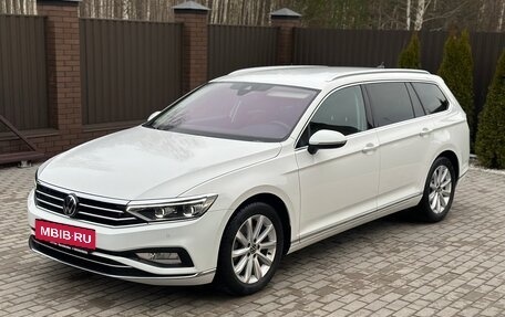 Volkswagen Passat B8 рестайлинг, 2021 год, 3 290 000 рублей, 2 фотография