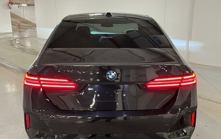 BMW 5 серия, 2023 год, 7 190 000 рублей, 11 фотография