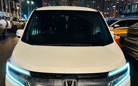 Honda Stepwgn IV, 2018 год, 2 550 000 рублей, 3 фотография