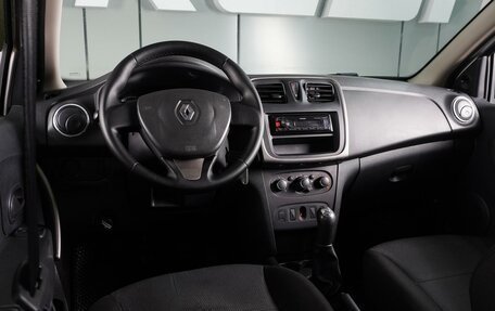 Renault Logan II, 2017 год, 889 000 рублей, 6 фотография