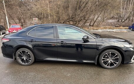 Toyota Camry, 2021 год, 3 150 000 рублей, 5 фотография