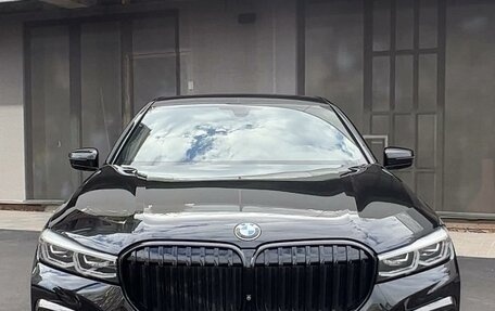 BMW 7 серия, 2019 год, 5 600 000 рублей, 1 фотография