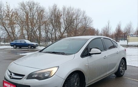 Opel Astra J, 2013 год, 950 000 рублей, 1 фотография