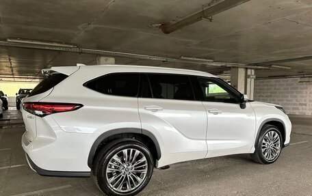 Toyota Highlander, 2024 год, 6 345 000 рублей, 10 фотография