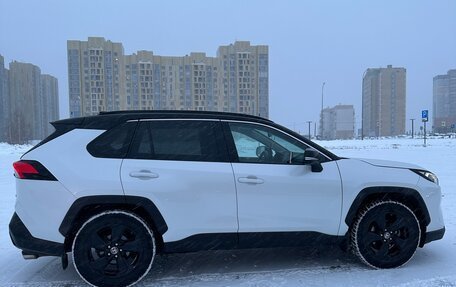 Toyota RAV4, 2021 год, 3 570 000 рублей, 11 фотография