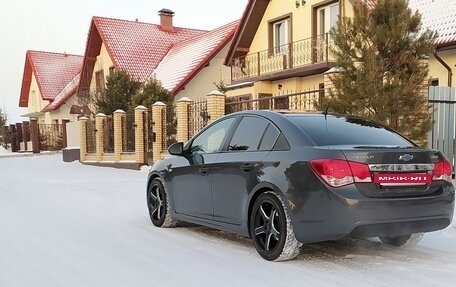 Chevrolet Cruze II, 2010 год, 820 000 рублей, 3 фотография