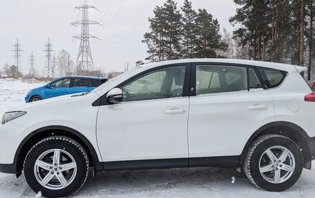 Toyota RAV4, 2014 год, 2 300 000 рублей, 2 фотография