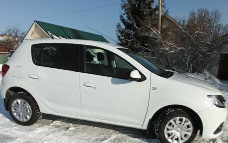 Renault Sandero II рестайлинг, 2015 год, 750 000 рублей, 3 фотография