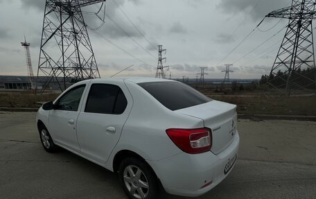 Renault Logan II, 2015 год, 900 000 рублей, 5 фотография