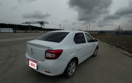 Renault Logan II, 2015 год, 900 000 рублей, 3 фотография