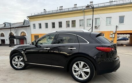 Infiniti QX70, 2015 год, 2 970 000 рублей, 10 фотография