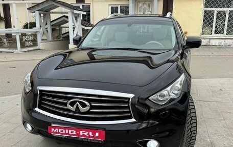 Infiniti QX70, 2015 год, 2 970 000 рублей, 2 фотография