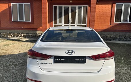 Hyundai Elantra VI рестайлинг, 2016 год, 1 250 000 рублей, 5 фотография