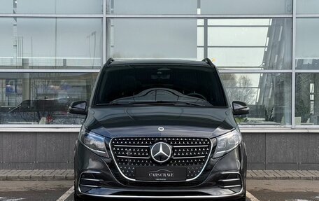 Mercedes-Benz V-Класс, 2024 год, 17 900 000 рублей, 2 фотография