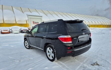 Toyota Highlander III, 2012 год, 2 350 000 рублей, 7 фотография