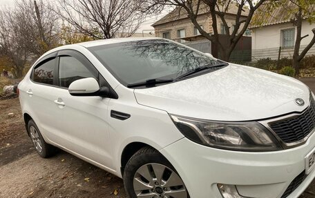 KIA Rio III рестайлинг, 2014 год, 1 000 000 рублей, 3 фотография