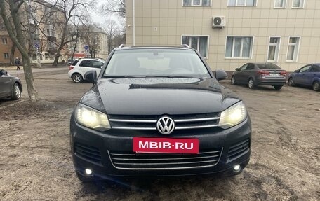 Volkswagen Touareg III, 2013 год, 2 350 000 рублей, 2 фотография