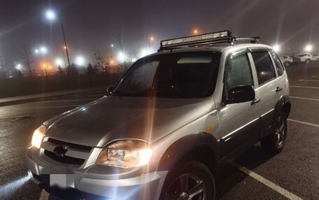 Chevrolet Niva I рестайлинг, 2004 год, 480 000 рублей, 1 фотография