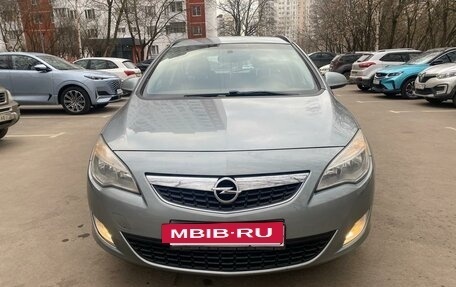 Opel Astra J, 2011 год, 920 000 рублей, 3 фотография