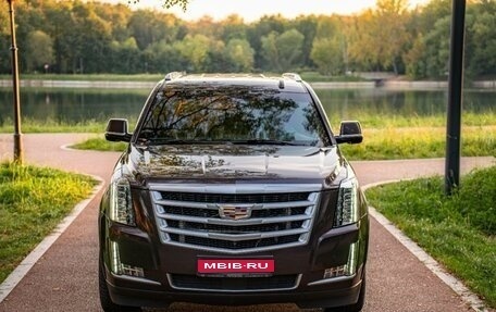 Cadillac Escalade IV, 2016 год, 5 850 000 рублей, 1 фотография