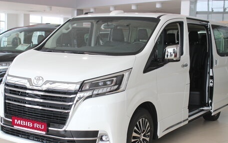 Toyota HiAce H200, 2019 год, 8 500 000 рублей, 1 фотография