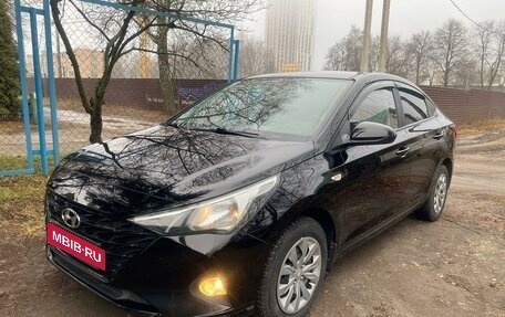 Hyundai Solaris II рестайлинг, 2021 год, 1 600 000 рублей, 1 фотография