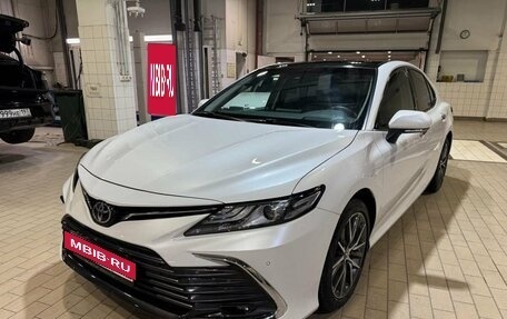 Toyota Camry, 2022 год, 3 747 000 рублей, 1 фотография