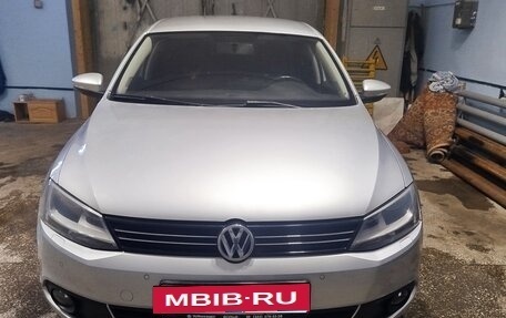 Volkswagen Jetta VI, 2012 год, 1 250 000 рублей, 3 фотография