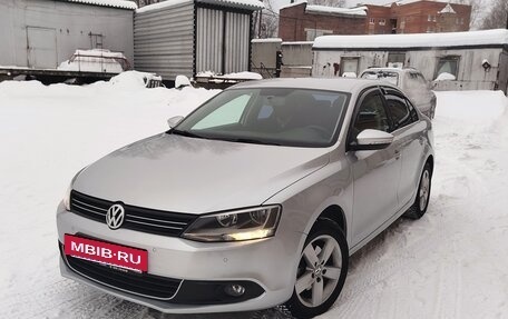 Volkswagen Jetta VI, 2012 год, 1 250 000 рублей, 2 фотография